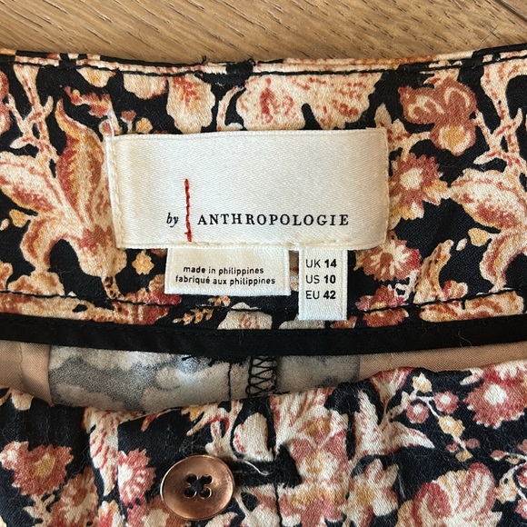 Floral Print Jogger Pants - Picture 2 of 11